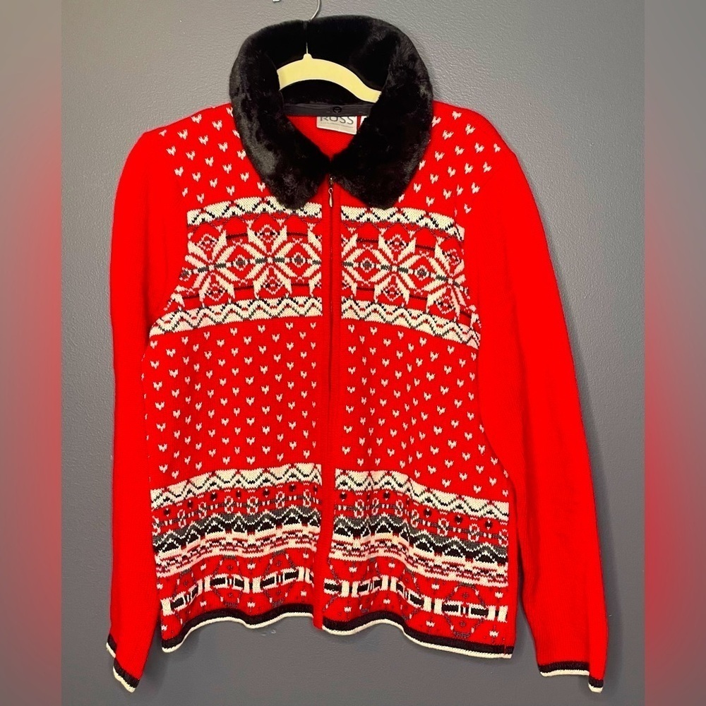 Holiday Winter Sweater. Large. Russ by Liz Claiborne. EUC. Black fur trim.